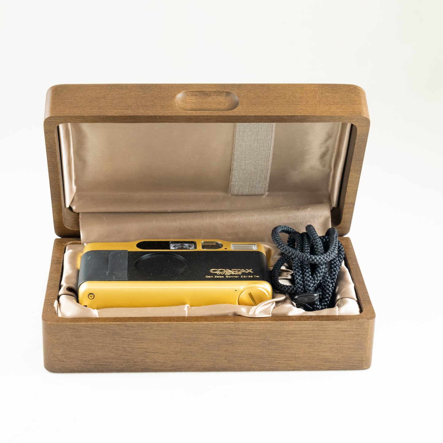 Pre-Owned Contax T2 "60 Year Edition"