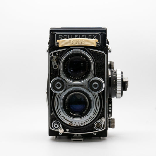 Pre-Owned Rolleiflex TLR with Schneider 75mm f/3.5 Lens #2200548