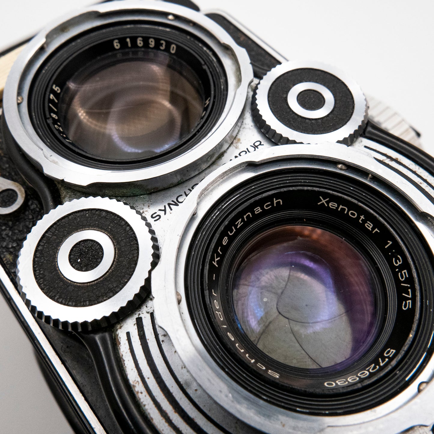Pre-Owned Rolleiflex TLR with Schneider 75mm f/3.5 Lens #2200548