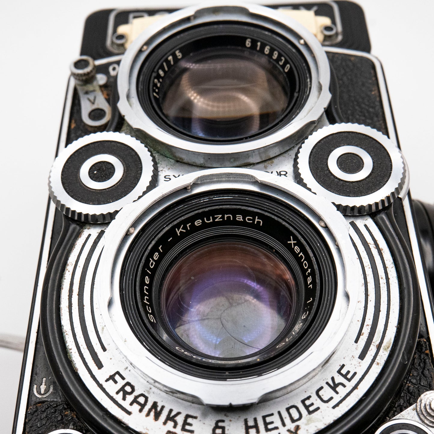 Pre-Owned Rolleiflex TLR with Schneider 75mm f/3.5 Lens #2200548